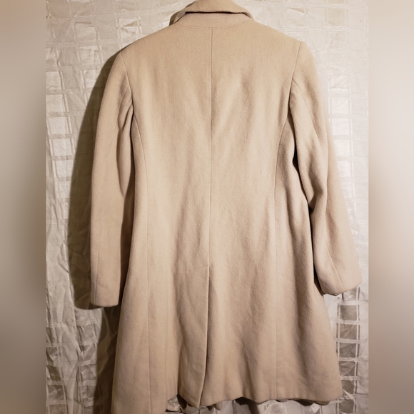 Cream Club Monaco Medium Coat - Picture 4 of 4